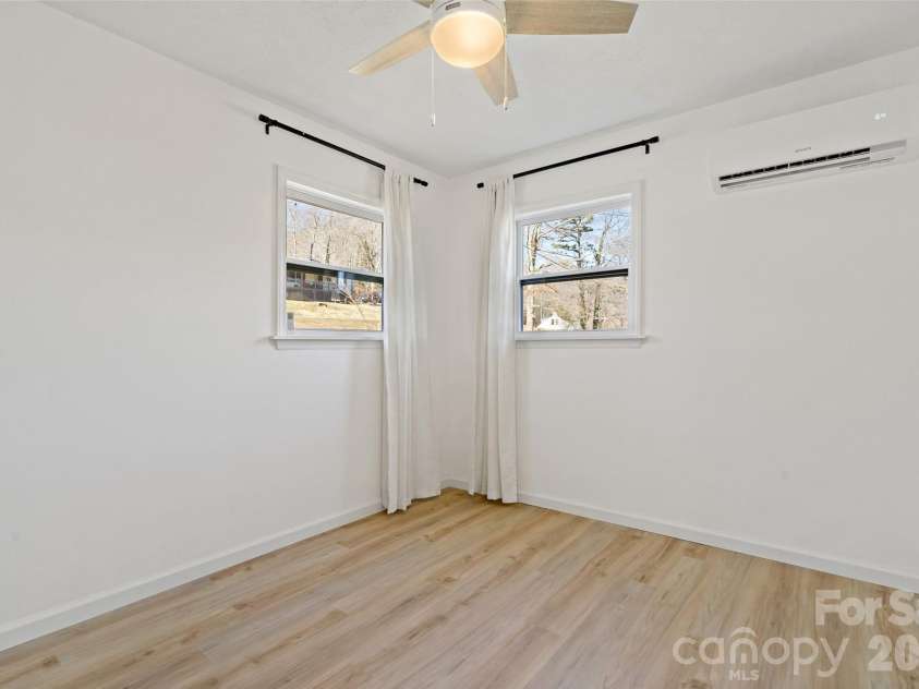 29 Alexander Street, Black Mountain, NC 28711.  MLS# CAR4329485, YatesRealty ID 14711. Main Level Second Bedroom