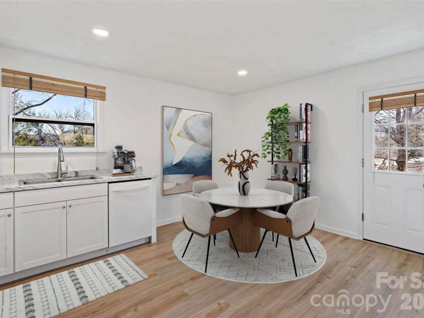 29 Alexander Street, Black Mountain, NC 28711.  MLS# CAR4329485, YatesRealty ID 14711. Virtually Staged Dining Area