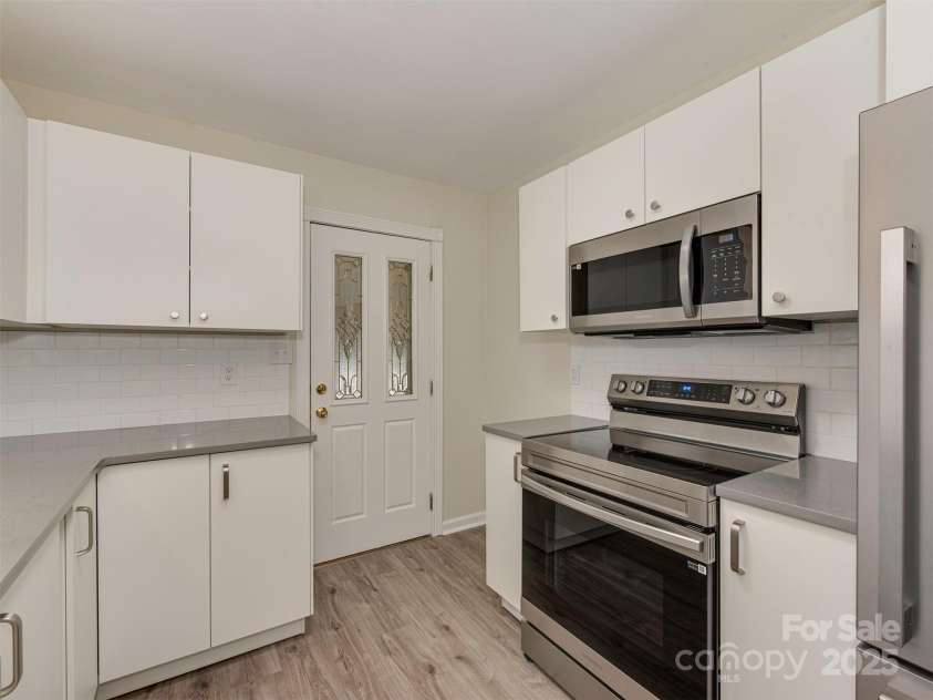 1040 Spring Drive, Gastonia, NC 28052.  MLS# CAR4257444, YatesRealty ID 14712. 