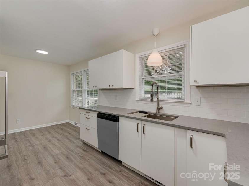 1040 Spring Drive, Gastonia, NC 28052.  MLS# CAR4257444, YatesRealty ID 14712. 