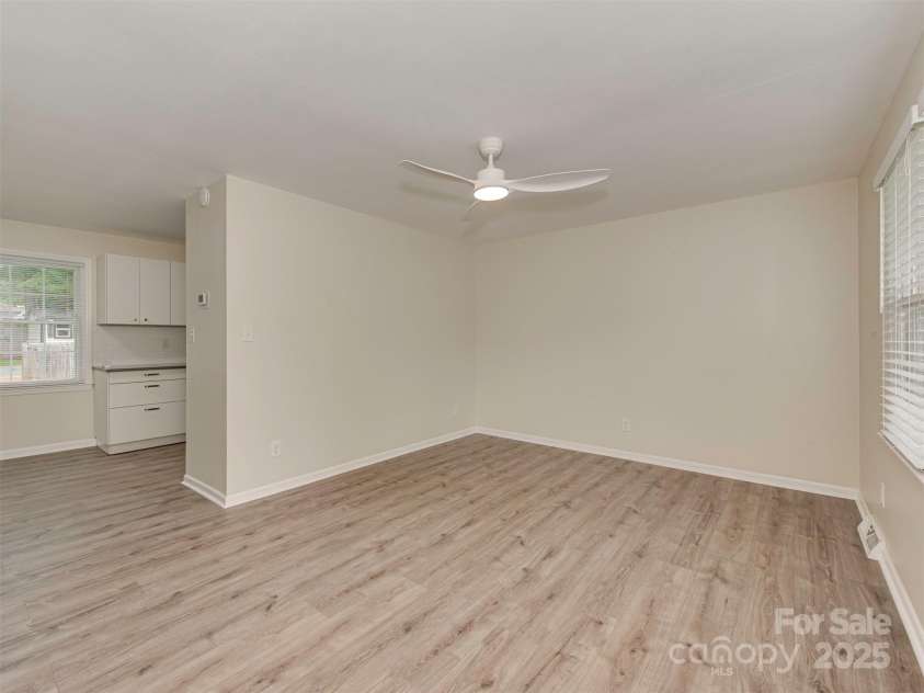 1040 Spring Drive, Gastonia, NC 28052.  MLS# CAR4257444, YatesRealty ID 14712. 