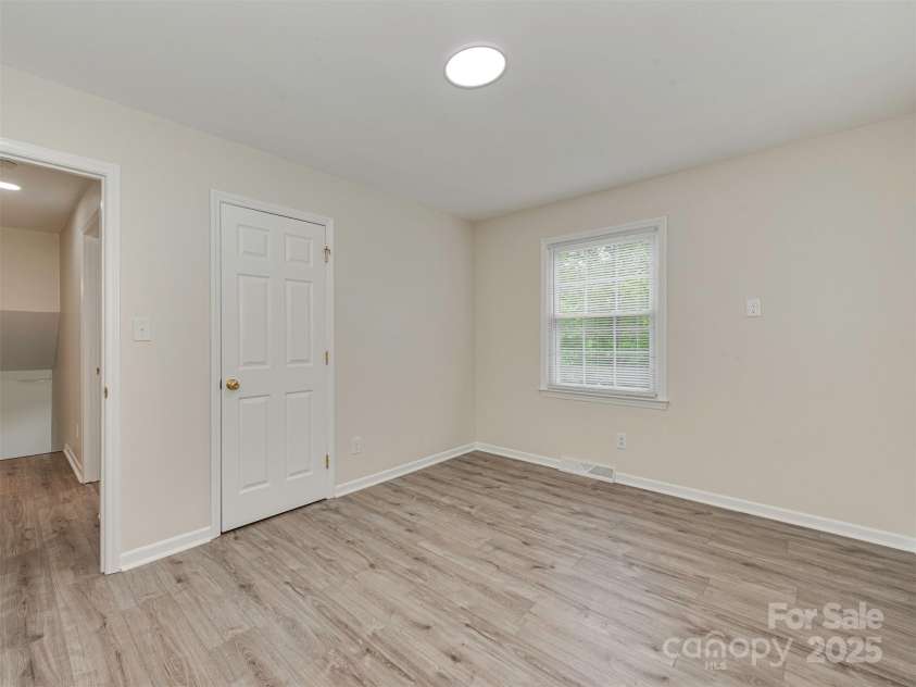 1040 Spring Drive, Gastonia, NC 28052.  MLS# CAR4257444, YatesRealty ID 14712. 
