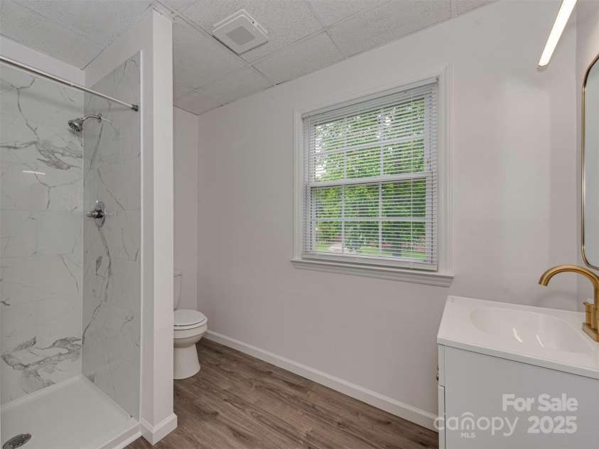 1040 Spring Drive, Gastonia, NC 28052.  MLS# CAR4257444, YatesRealty ID 14712. 