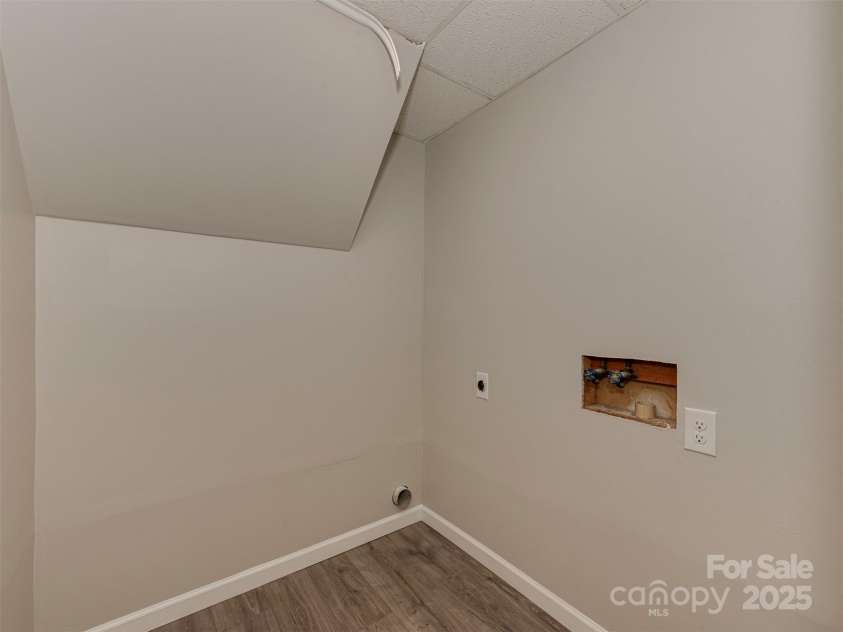 1040 Spring Drive, Gastonia, NC 28052.  MLS# CAR4257444, YatesRealty ID 14712. 
