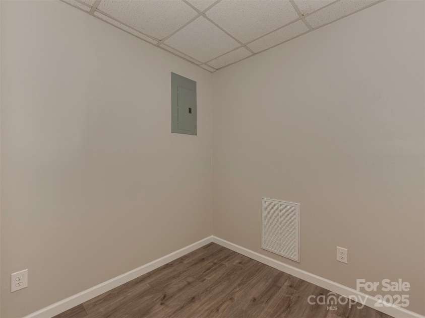 1040 Spring Drive, Gastonia, NC 28052.  MLS# CAR4257444, YatesRealty ID 14712. 
