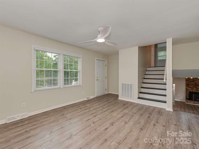 1040 Spring Drive, Gastonia, NC 28052.  MLS# CAR4257444, YatesRealty ID 14712. 