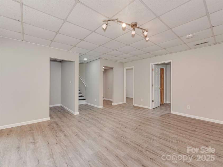 1040 Spring Drive, Gastonia, NC 28052.  MLS# CAR4257444, YatesRealty ID 14712. 