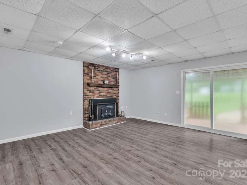 1040 Spring Drive, Gastonia, NC 28052.  MLS# CAR4296772, YatesRealty ID 14712. 