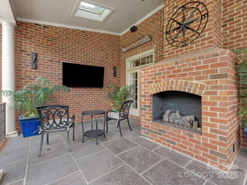 2021 Coniston Place, Charlotte, NC 28207.  MLS# CAR4237058, YatesRealty ID 14713. Covered patio