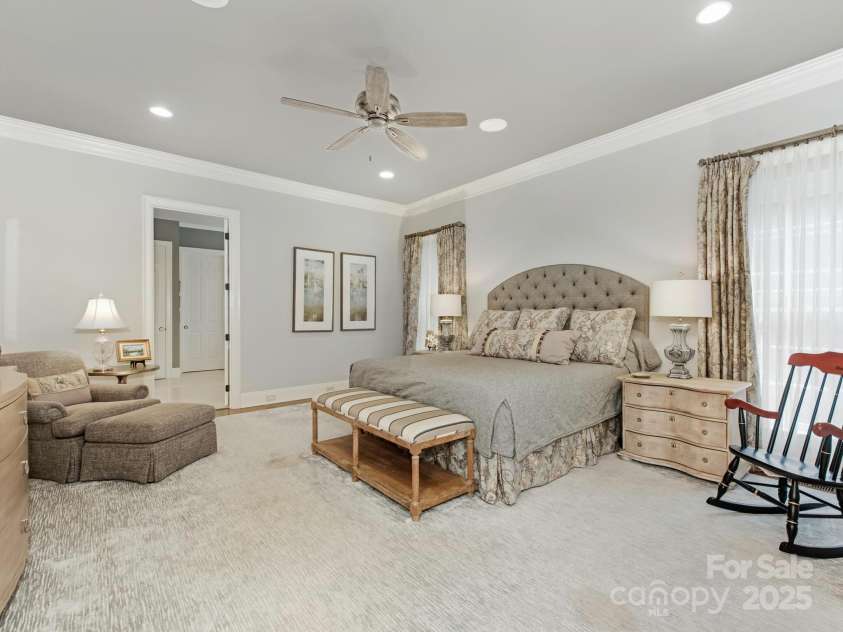 2021 Coniston Place, Charlotte, NC 28207.  MLS# CAR4237058, YatesRealty ID 14713. Primary Bedroom