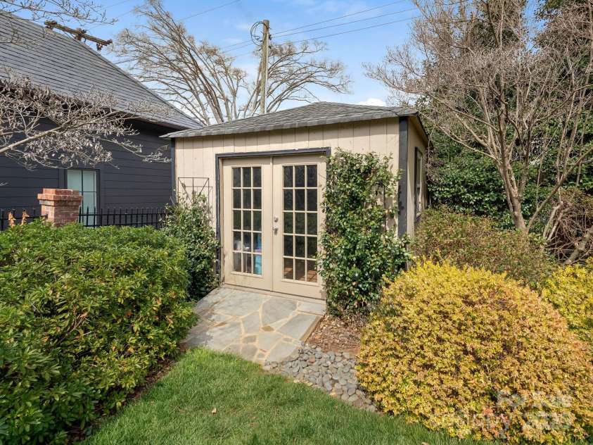 2021 Coniston Place, Charlotte, NC 28207.  MLS# CAR4237058, YatesRealty ID 14713. Shed