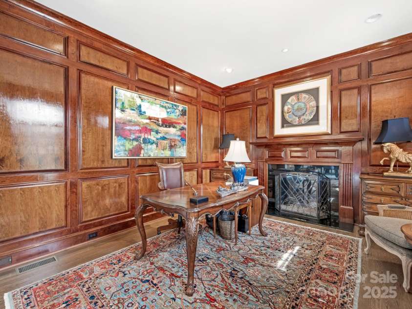 2021 Coniston Place, Charlotte, NC 28207.  MLS# CAR4237058, YatesRealty ID 14713. Study