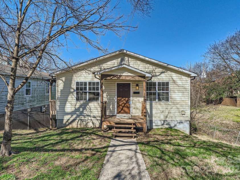 1607 Harrill Street, Charlotte, NC 28205.  MLS# CAR4227440, YatesRealty ID 14714. 