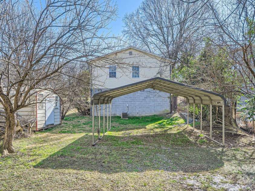 1607 Harrill Street, Charlotte, NC 28205.  MLS# CAR4227440, YatesRealty ID 14714. 