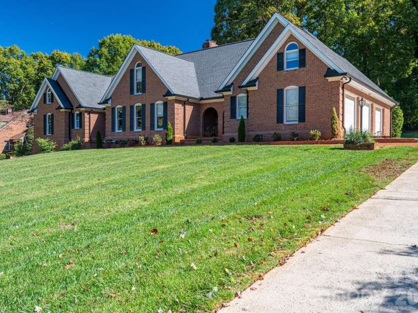 208 Hollow Road, Lincolnton, NC 28092.  MLS# CAR4316864, YatesRealty ID 14714. 