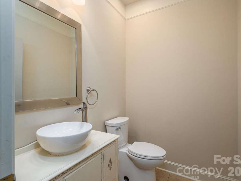 208 Hollow Road, Lincolnton, NC 28092.  MLS# CAR4316864, YatesRealty ID 14714. Half bath on main for guests