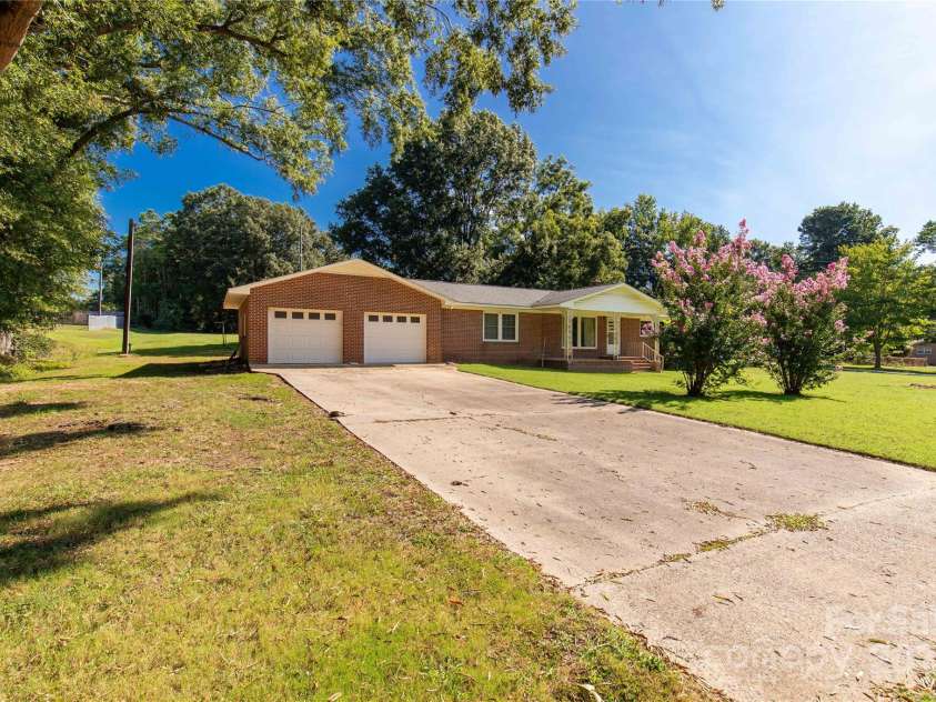 101 Stoneybrook Drive, York, SC 29745.  MLS# CAR4296811, YatesRealty ID 14715. 