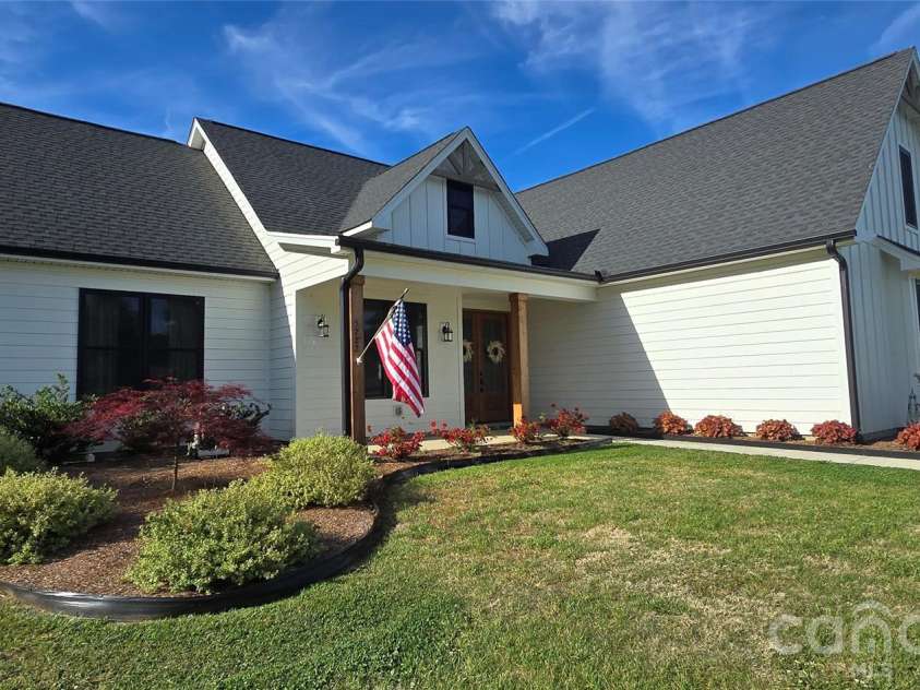 5282 Lake Glenn Drive, Stanfield, NC 28163.  MLS# CAR4370612, YatesRealty ID 14715. 