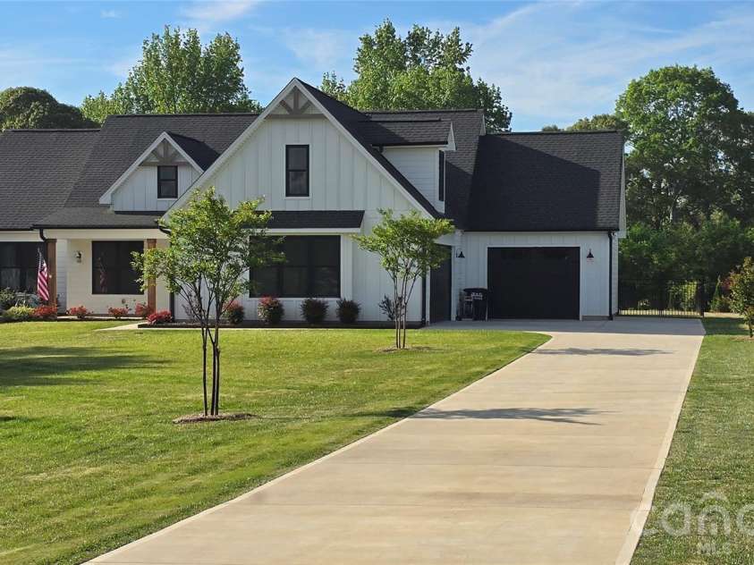 5282 Lake Glenn Drive, Stanfield, NC 28163.  MLS# CAR4370612, YatesRealty ID 14715. 