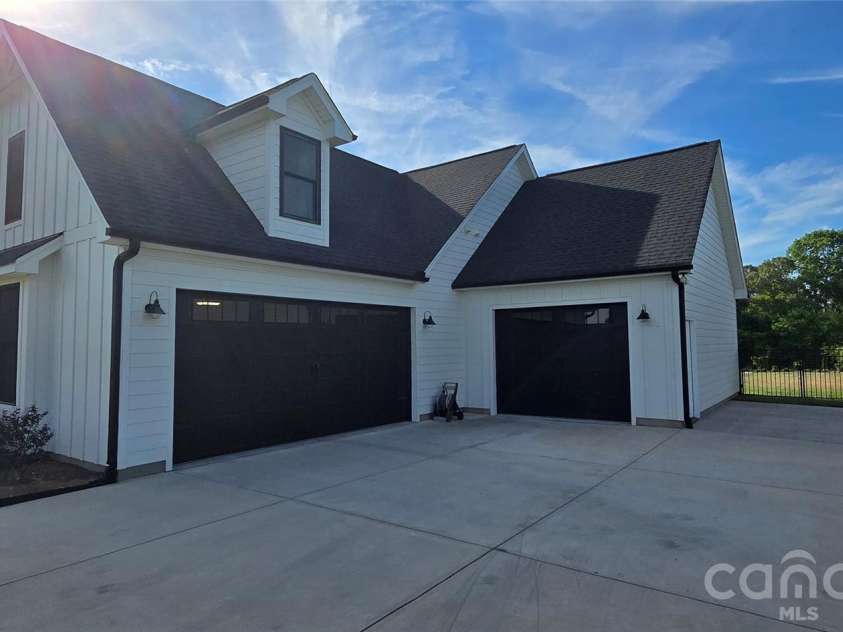 5282 Lake Glenn Drive, Stanfield, NC 28163.  MLS# CAR4370612, YatesRealty ID 14715. 