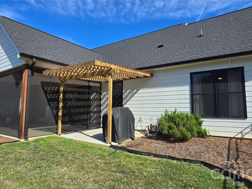 5282 Lake Glenn Drive, Stanfield, NC 28163.  MLS# CAR4370612, YatesRealty ID 14715. 