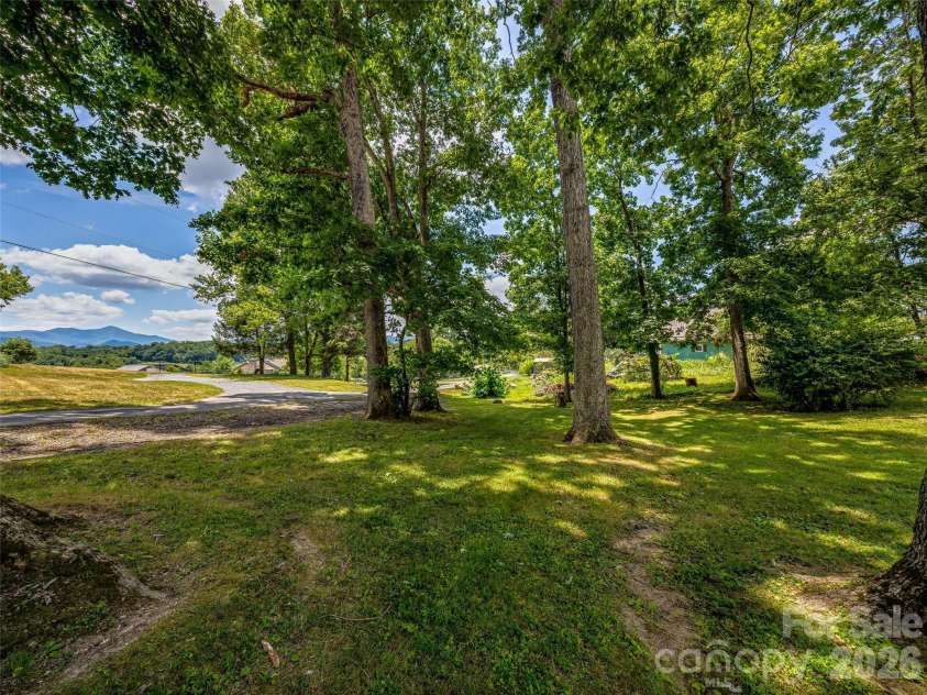 29 Tall Oaks Road, Candler, NC 28715.  MLS# CAR4333653, YatesRealty ID 14716. 
