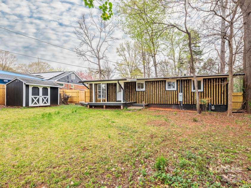 5426 Milford Road, Charlotte, NC 28210.  MLS# CAR4237264, YatesRealty ID 14716. Backyard and shed