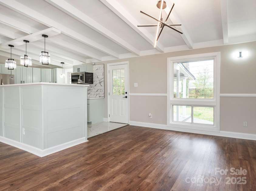 5426 Milford Road, Charlotte, NC 28210.  MLS# CAR4237264, YatesRealty ID 14716. Dining Area