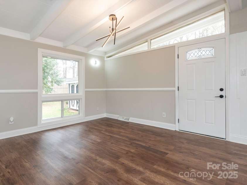 5426 Milford Road, Charlotte, NC 28210.  MLS# CAR4237264, YatesRealty ID 14716. Dining Area