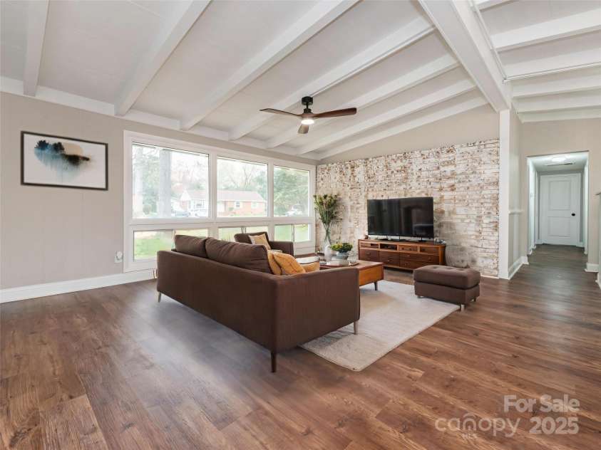 5426 Milford Road, Charlotte, NC 28210.  MLS# CAR4237264, YatesRealty ID 14716. Living Room - virtual staging