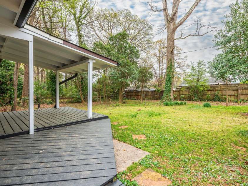 5426 Milford Road, Charlotte, NC 28210.  MLS# CAR4237264, YatesRealty ID 14716. Porch