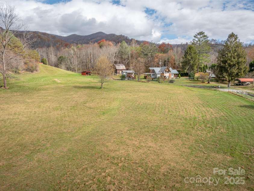 31 Black Branch Road, Canton, NC 28716.  MLS# CAR4208487, YatesRealty ID 14718. 