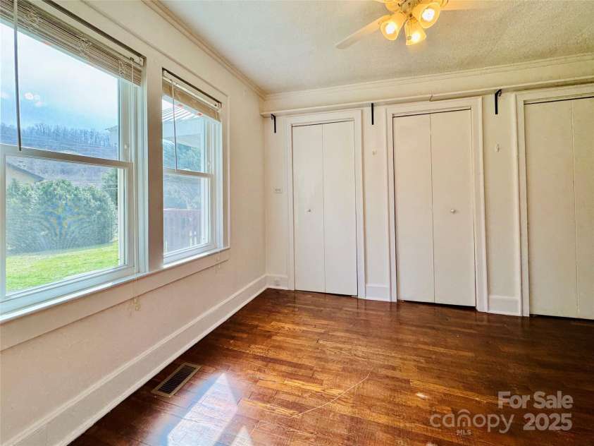 31 Black Branch Road, Canton, NC 28716.  MLS# CAR4208487, YatesRealty ID 14718. 