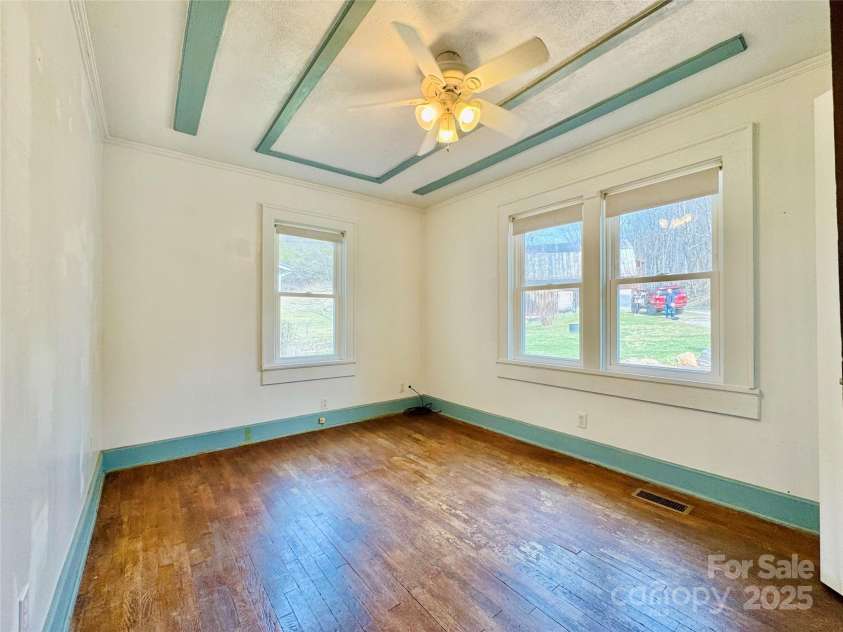 31 Black Branch Road, Canton, NC 28716.  MLS# CAR4208487, YatesRealty ID 14718. 