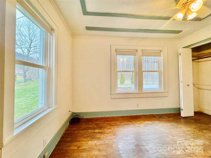 31 Black Branch Road, Canton, NC 28716.  MLS# CAR4208487, YatesRealty ID 14718. 