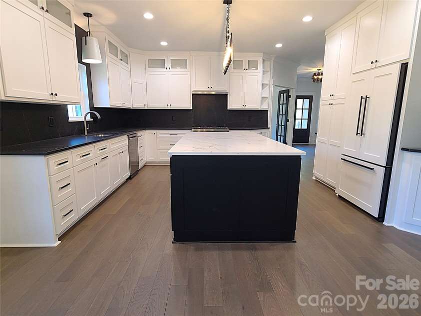 444 19th Avenue Circle, Hickory, NC 28601.  MLS# CAR4187456, YatesRealty ID 14718. 