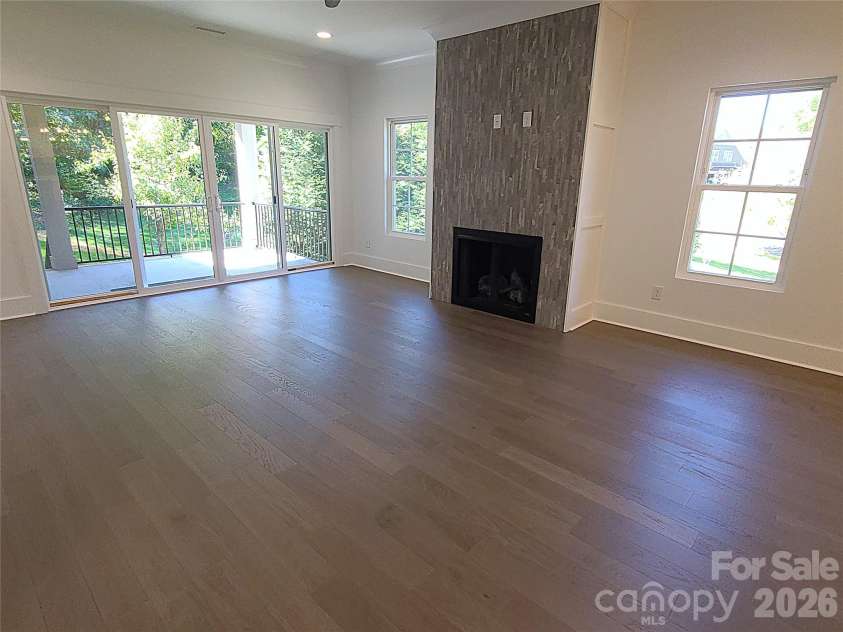 444 19th Avenue Circle, Hickory, NC 28601.  MLS# CAR4187456, YatesRealty ID 14718. 