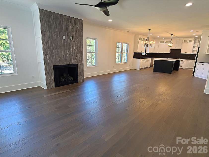 444 19th Avenue Circle, Hickory, NC 28601.  MLS# CAR4187456, YatesRealty ID 14718. 