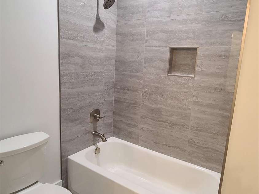 444 19th Avenue Circle, Hickory, NC 28601.  MLS# CAR4187456, YatesRealty ID 14718. Hall bath