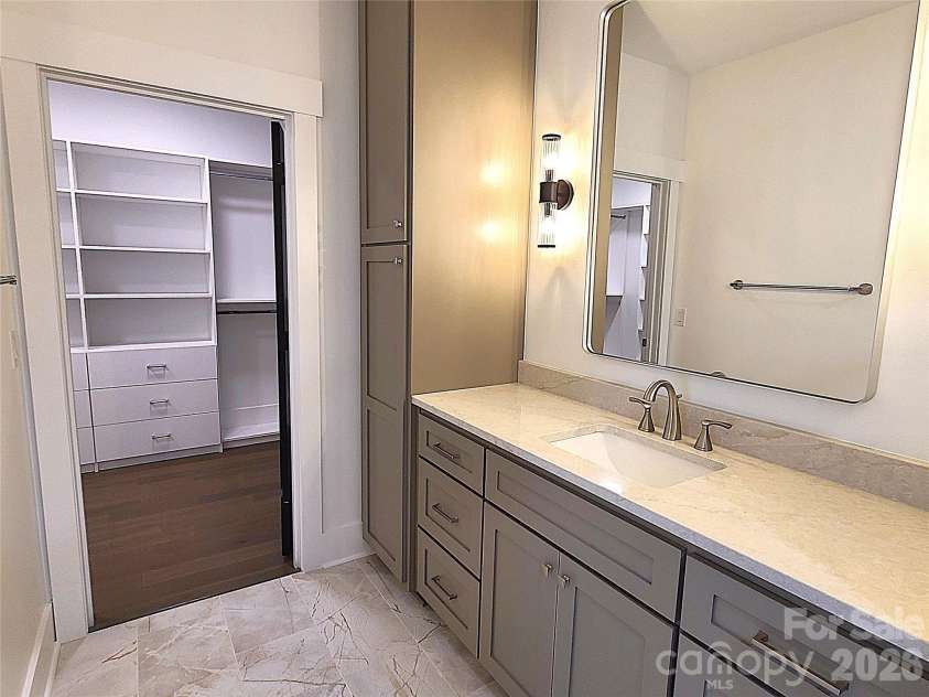444 19th Avenue Circle, Hickory, NC 28601.  MLS# CAR4187456, YatesRealty ID 14718. Primary bath entry to walk in closet