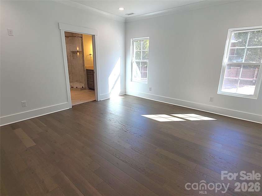 444 19th Avenue Circle, Hickory, NC 28601.  MLS# CAR4187456, YatesRealty ID 14718. Primary bedroom