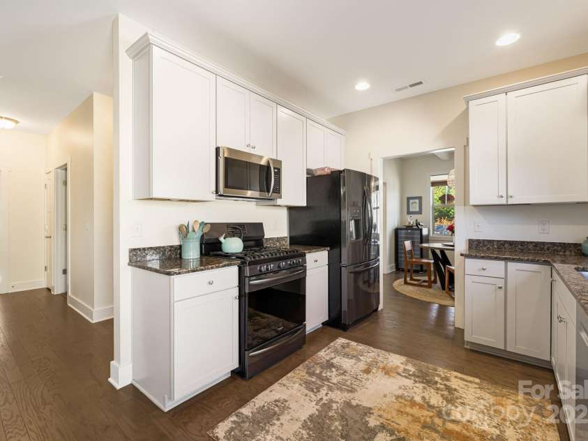 504 Rosebud Orchid Way, Weaverville, NC 28787.  MLS# CAR4318464, YatesRealty ID 14719. Open Kitchen for entertaining 