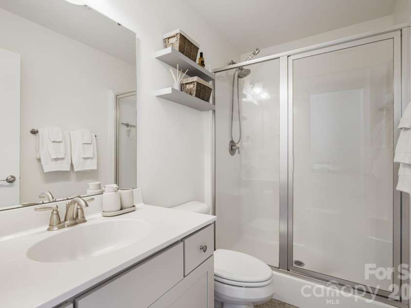 504 Rosebud Orchid Way, Weaverville, NC 28787.  MLS# CAR4318464, YatesRealty ID 14719. Upper Level Bathroom