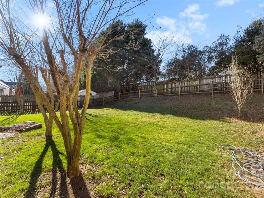 17240 Georgian Hall Drive, Charlotte, NC 28277.  MLS# CAR4296135, YatesRealty ID 1472. 