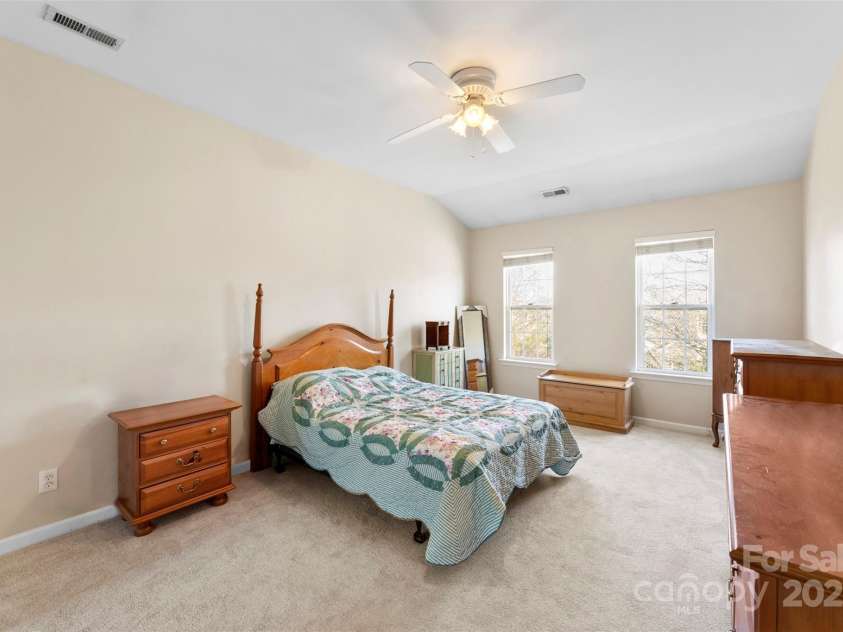 17240 Georgian Hall Drive, Charlotte, NC 28277.  MLS# CAR4296135, YatesRealty ID 1472. Primary suite, new carpet