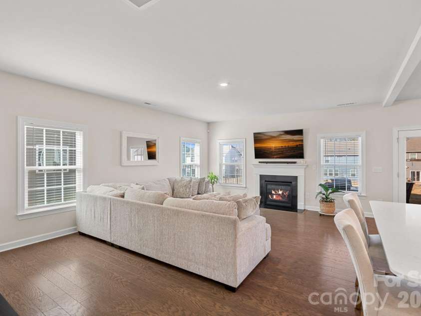 19108 Birdmeadow Drive, Huntersville, NC 28078.  MLS# CAR4342549, YatesRealty ID 1472. 