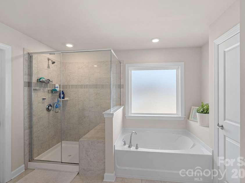 19108 Birdmeadow Drive, Huntersville, NC 28078.  MLS# CAR4342549, YatesRealty ID 1472. 