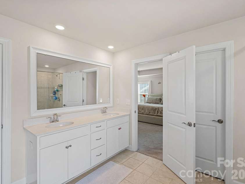 19108 Birdmeadow Drive, Huntersville, NC 28078.  MLS# CAR4342549, YatesRealty ID 1472. 