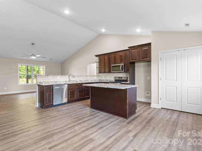 6009 Zoo Parkway, Asheboro, NC 27205.  MLS# CAR4310404, YatesRealty ID 14720. 
