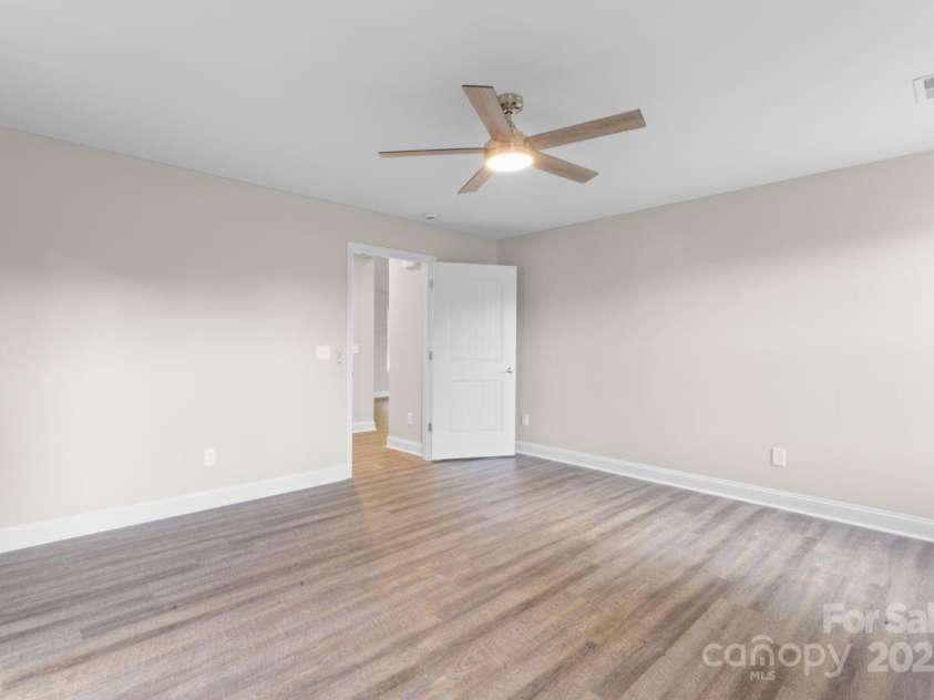 6009 Zoo Parkway, Asheboro, NC 27205.  MLS# CAR4310404, YatesRealty ID 14720. 